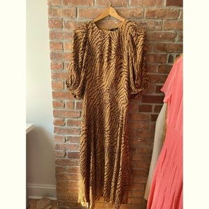 MIDI autumn dress. Puff sleeves.